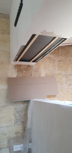 Photo de galerie - Découpe et dépose du placo endommagé, fixation de tasseaux 