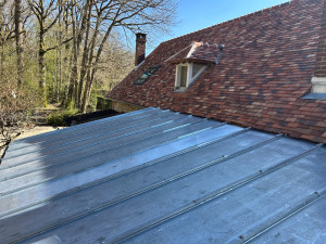 Photo de galerie - Couverture tuiles et zinc 