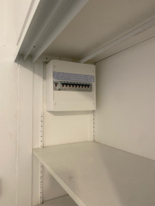 Photo de galerie - Mise au norme tableau remplacement porte fusible par des disjoncteurs adaptés, mise en place d’un interrupteur différentiel, repérage 