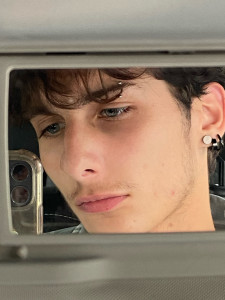 Photo de galerie - J’ai 18 ans et je suis ouvert à toutes propositions .