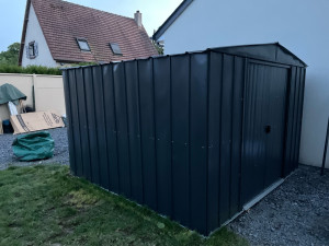 Photo de galerie - Construction de l’abris, ancrage au sol, imperméabilisation additionnelle.