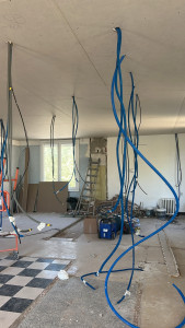 Photo de galerie - Démolition évacuer plafond fini avec elec tiré 