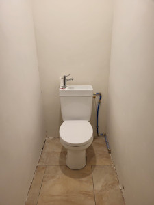 Photo de galerie - Changement wc avec pose d'un lave main intégré au reservoir