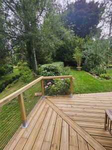 Photo de galerie - Terrasse avec garde de corps et entretien jardin