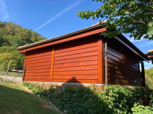 Photo de galerie - Décapage ponçage et vernis sur cette villa en bois