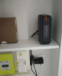 Photo de galerie - Activation et pose d'une étagère pour Livebox Orange
