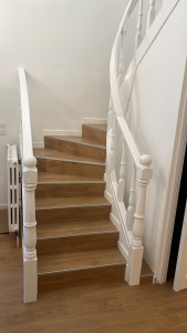 Photo de galerie - Rénovation d’un escalier (marches, contremarches et laquage de la rambarde