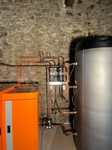 Photo de galerie - Installation de chauffage complète avec chaudière et ballon tampon 