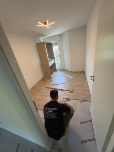 Photo de galerie - Pose de stratifié en cours