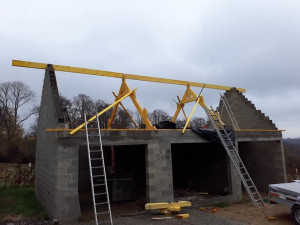 Photo de galerie - Pose ferme traditionnelle fabrication en atelier pour un garage 