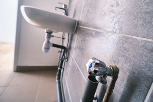 Photo de galerie - Pose tuyauterie en salle de bain

