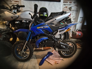 Photo de galerie - Remise à neuf d'une pocket bike pour la petite Mia. ?