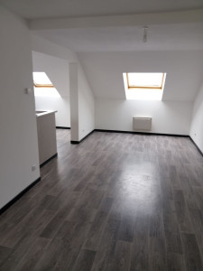 Photo de galerie - Pose de sols avec peinture des murs. 


