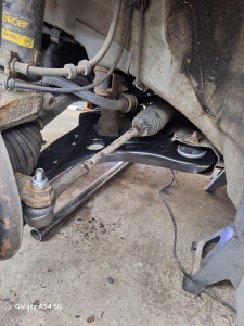 Photo de galerie - Changement triangle +Rotules de direction 