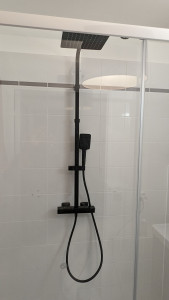 Photo de galerie - Installation colonne de douche, confort assuré.