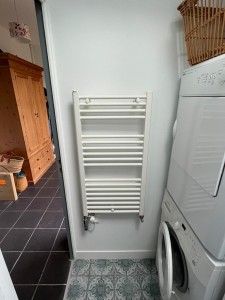 Photo de galerie - Déposé de encien radiateur pour posé un sèche serviette modification tuyau dans la cloison 