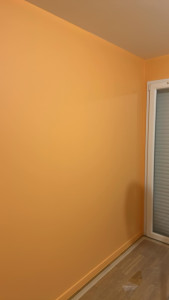 Photo de galerie - Peinture d’une chambre orange 