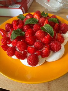 Photo de galerie - Pavlova fruit rouge 