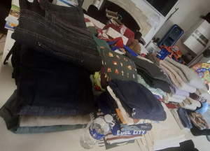 Photo de galerie - Prestation de 2h de repassage.  retour d'une cliente satisfaite,  linge organisé par taille et membre de la famille pour faciliter le rangement 