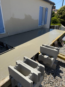 Photo de galerie - Coulage beton avec casquette .chantier mireval 34 .