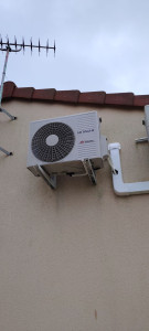 Photo de galerie - Pose unité extérieure, entretien et dépannage 