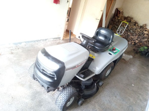 Photo de galerie - C'est mon tracteur tondeuse 