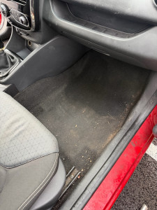 Photo de galerie - Nettoyage voiture (avant) 