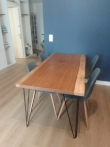 Photo de galerie - Création de table à partir de bois brut sorti de scierie