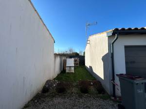 Photo de galerie - Création d’une clôture avec occultation et pose d’un portillon de jardin.   06.58.13.65.87 N’hésitez pas à me contacter si besoin.   Devis Gratuit  Déduction d’impôt à -50%  Cesu Accepter  Intervention Rapide.