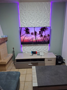 Photo de galerie - Habillage mur tv et pose de tv au mur 