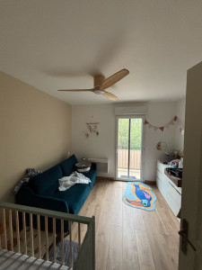 Photo de galerie - Pose de ventilateur de plafond avec éclairage intégré