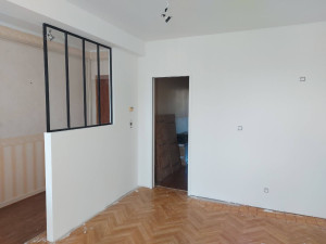 Photo de galerie - Rénovation d'un appartement mur plus porte en galandage et pose d'une verrière