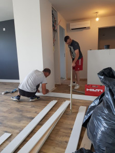 Photo de galerie - Parquet plinthe peinture 