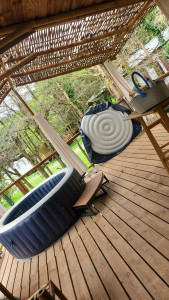 Photo de galerie - Nettoyage d'un jacuzzi 