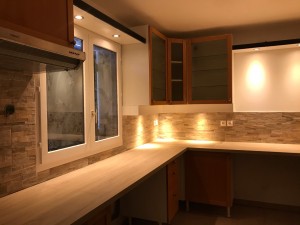 Photo de galerie - Rénovation d'une cuisine tout en gardant les anciens meubles 
Reagencement 