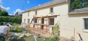 Photo de galerie - Mise en place d'un IPN 
Ouverture de mur en vue d'une baie vitrée 
