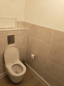 Photo de galerie - Pose d’un bâti suppôt et du carrelage 