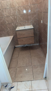 Photo de galerie -  carrelage et faïence plus pose meuble salle de bain 