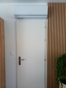 Photo de galerie - Pose climatisation reversible fournie par le client. Mise en service fait par la marque.