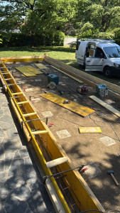 Photo de galerie - Coffrage et coulage pour une future terrasse 