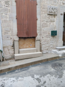 Photo de galerie - Transformation de fenêtre en porte fenêtre 