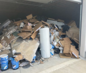Photo de galerie - évacuation de déchets avec poses de bennes 
