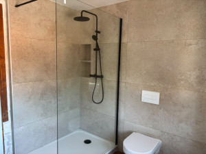 Photo de galerie - Pose tout type de carrelage sol et mur
Rénovation salle de bains complète
Plomberie
Peinture
Parquet
Balatum
Placo
Enduit
Devis gratuit e rapide
Je me déplace dans des ville voisines dans un rayon de 30 km

