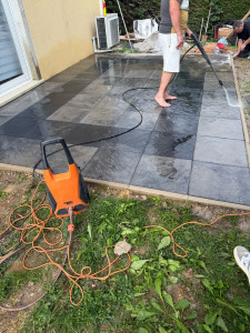 Photo de galerie - Réalisation d’une terrasse avec des dalles 