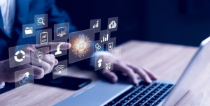 Photo de galerie - Aide numérique au dossier administratif - CAF - France Travail - Impôts 