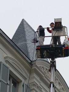 Photo de galerie - Traitement d une toiture avec intervention en nacelle 