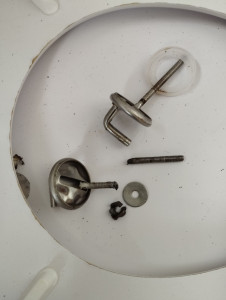 Photo de galerie - Remplacement d'abattant WC