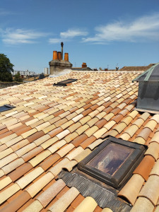 Photo de galerie - 15 rue du Colisée bordeaux réfection toiture en tuiles canal avec pose de crochet 