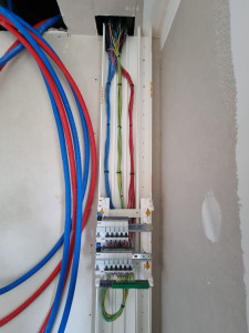 Photo de galerie - Création d’un tableau électrique conforme aux normes en vigueur dans le cadre d’un agrandissement.