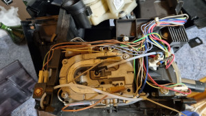 Photo de galerie - Reparation tout type d'élélectromenager. sur la photo il s'agit d'une machine a café DE'LONGHI.